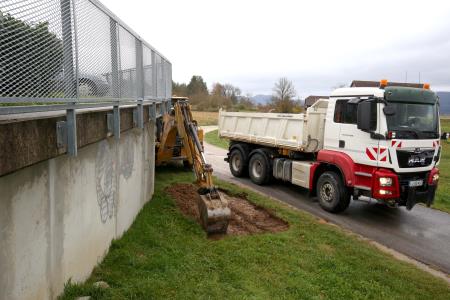 PRIPRAVA ZA NOVE EKOLOŠKE OTOKE CERKNICA MERCATOR 02 FOTO LJUBO VUKELIČ